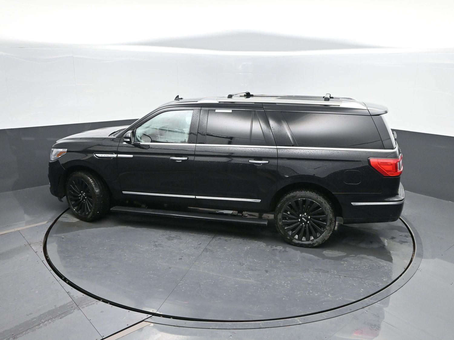 Used 2019 Infinite Black Metallic Lincoln Reserve image 41