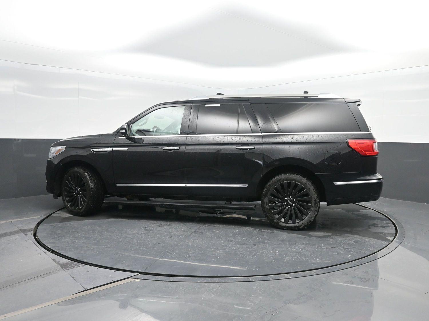 Used 2019 Infinite Black Metallic Lincoln Reserve image 44
