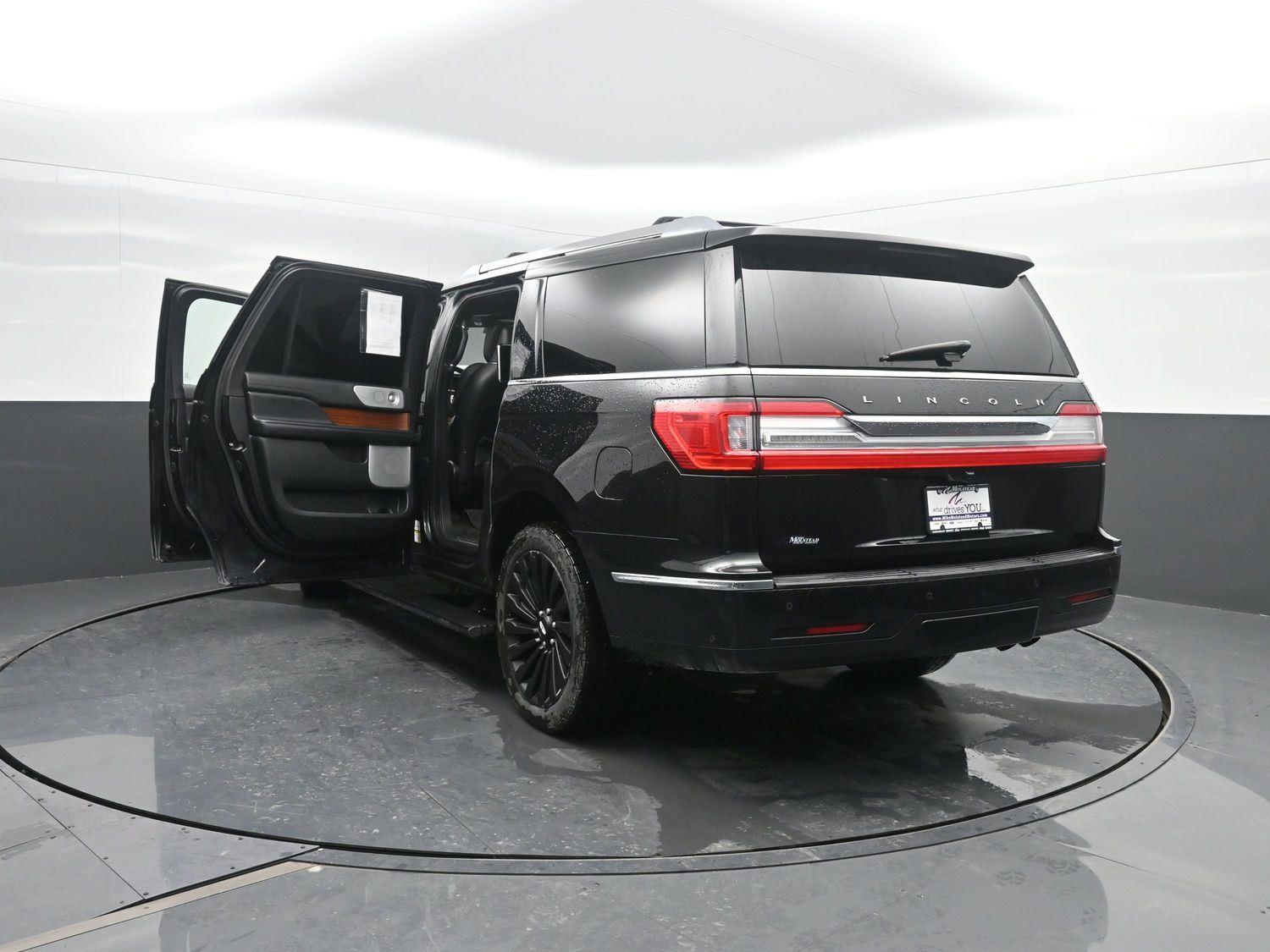 Used 2019 Infinite Black Metallic Lincoln Reserve image 50