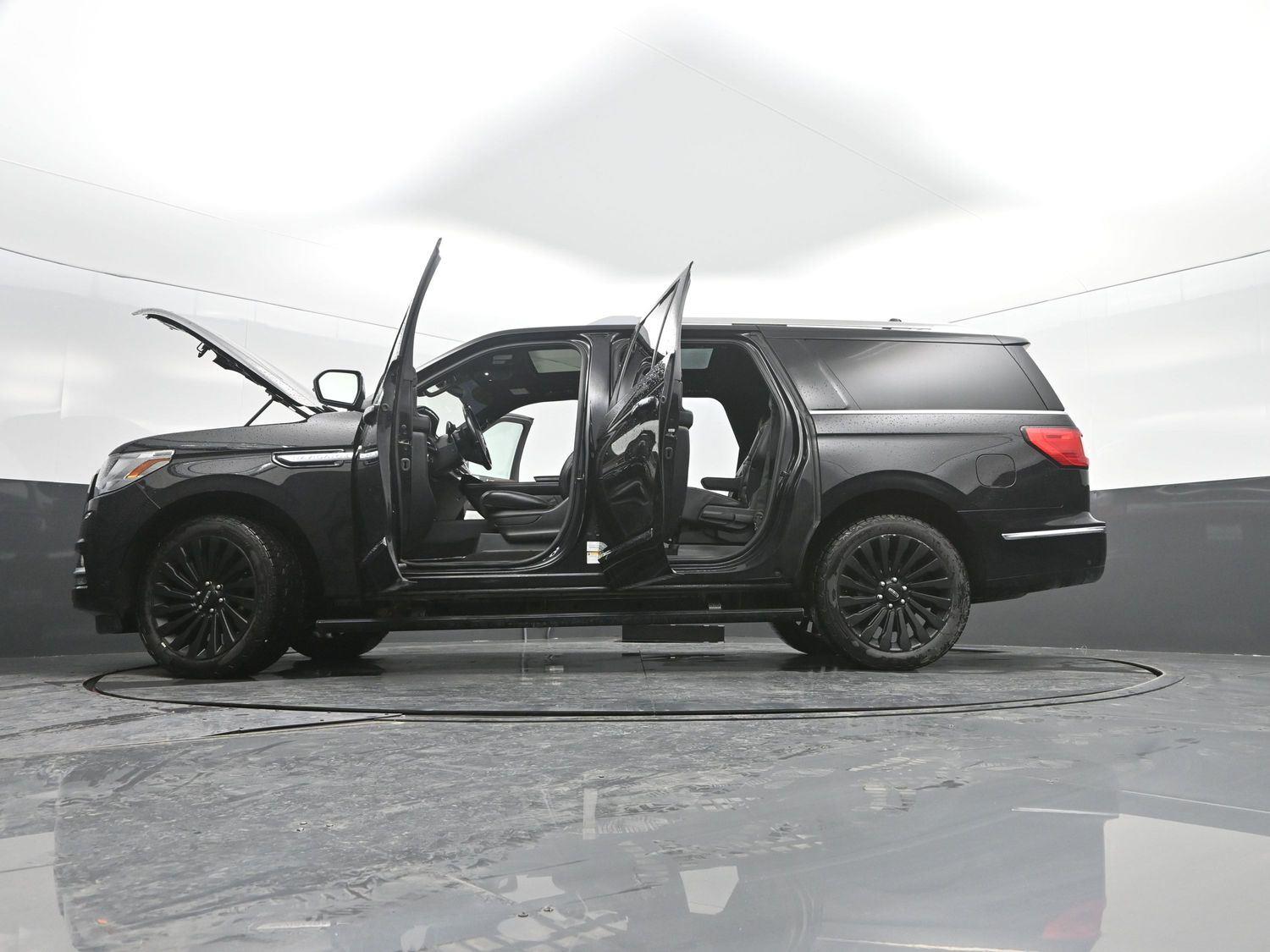 Used 2019 Infinite Black Metallic Lincoln Reserve image 54