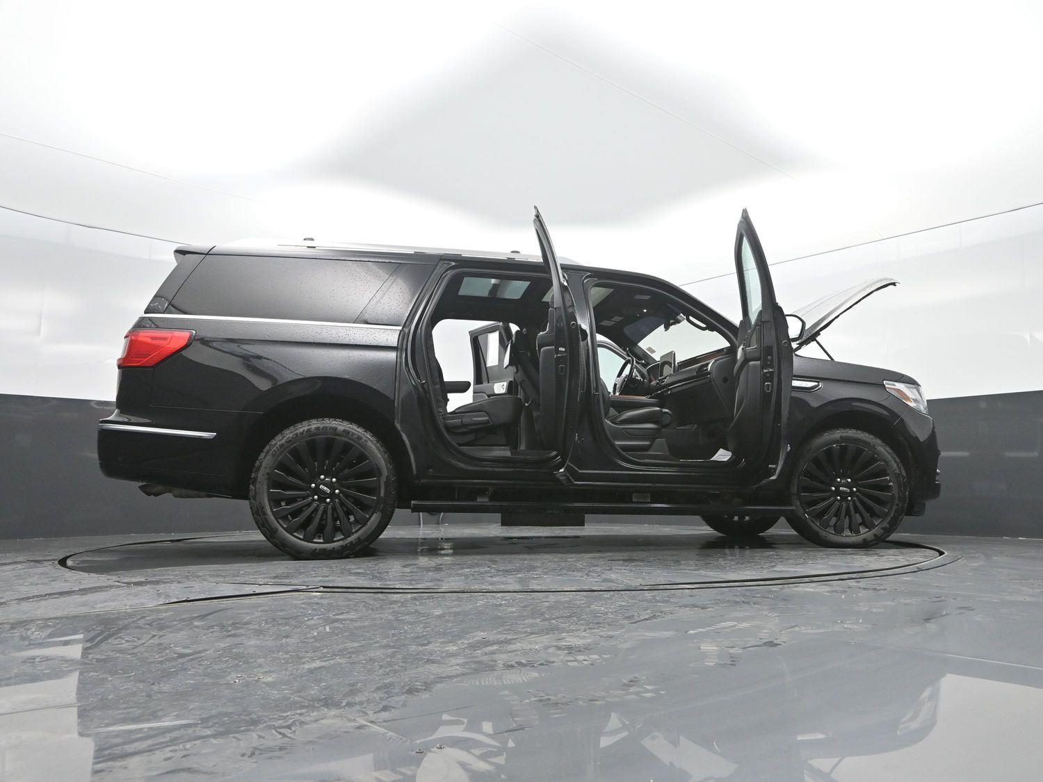 Used 2019 Infinite Black Metallic Lincoln Reserve image 55