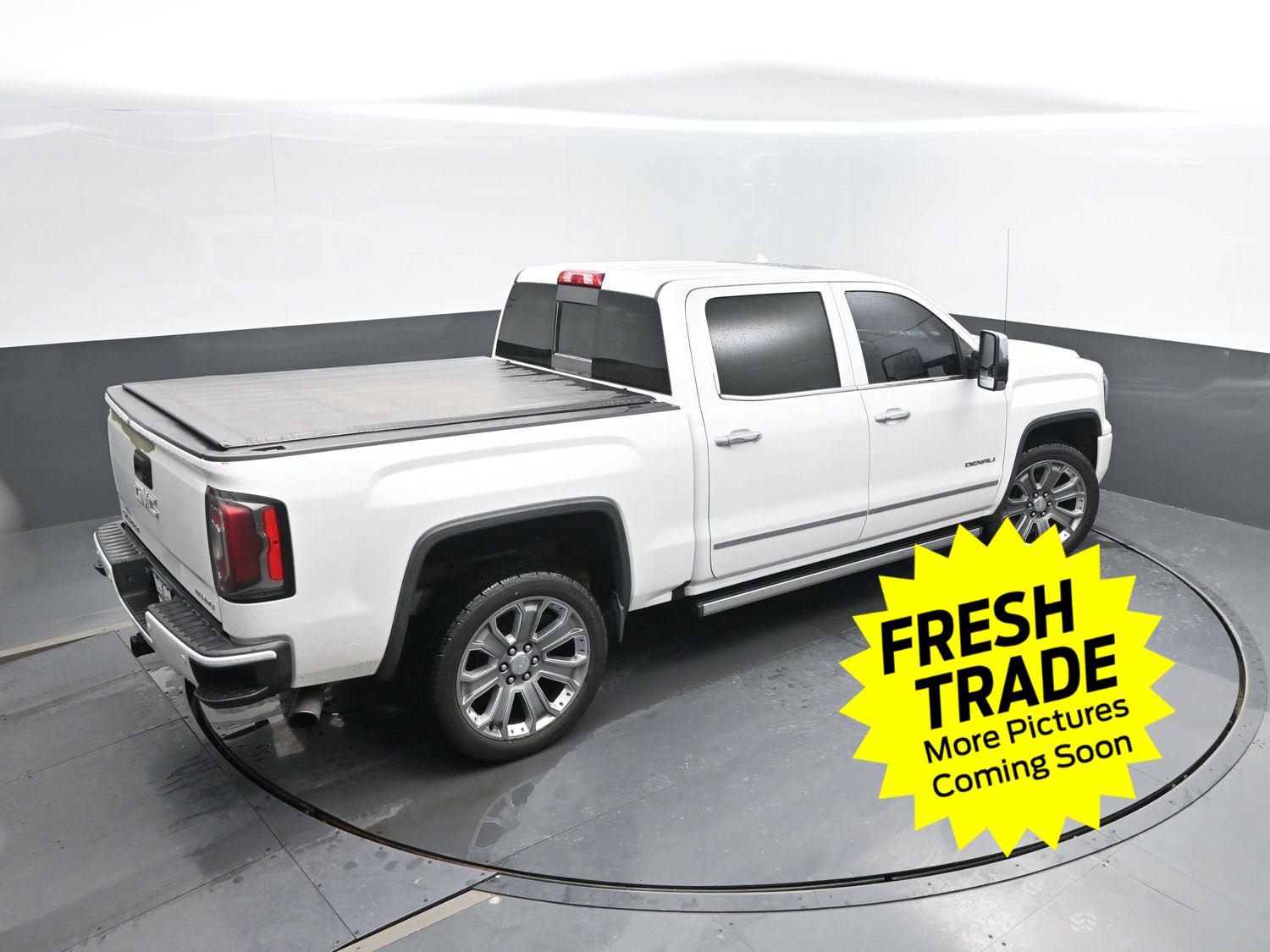 Used 2017 White Frost Tricoat GMC Denali image 38