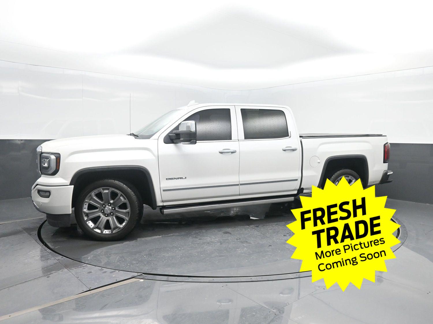 Used 2017 White Frost Tricoat GMC Denali image 41