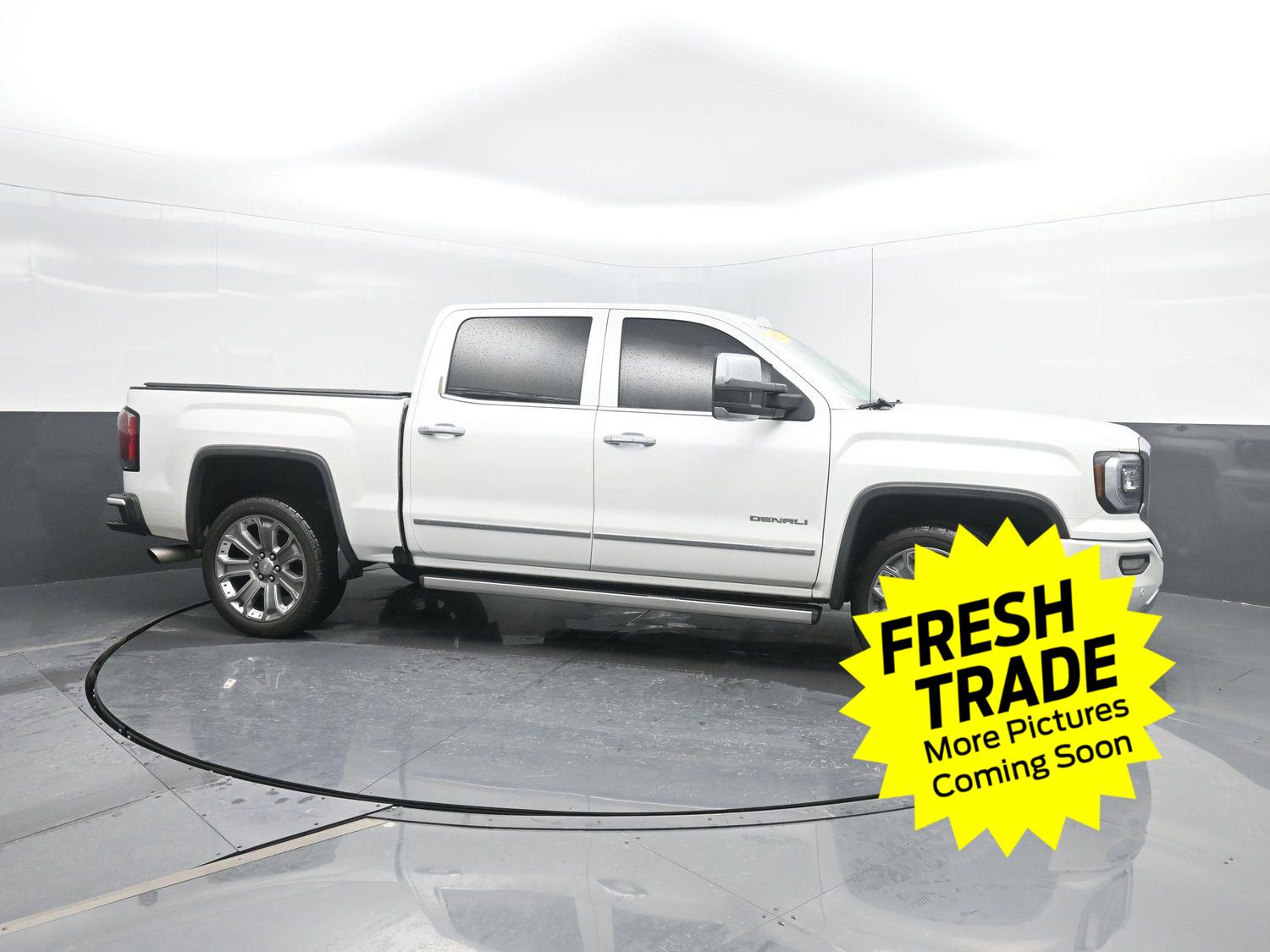 Used 2017 White Frost Tricoat GMC Denali image 3