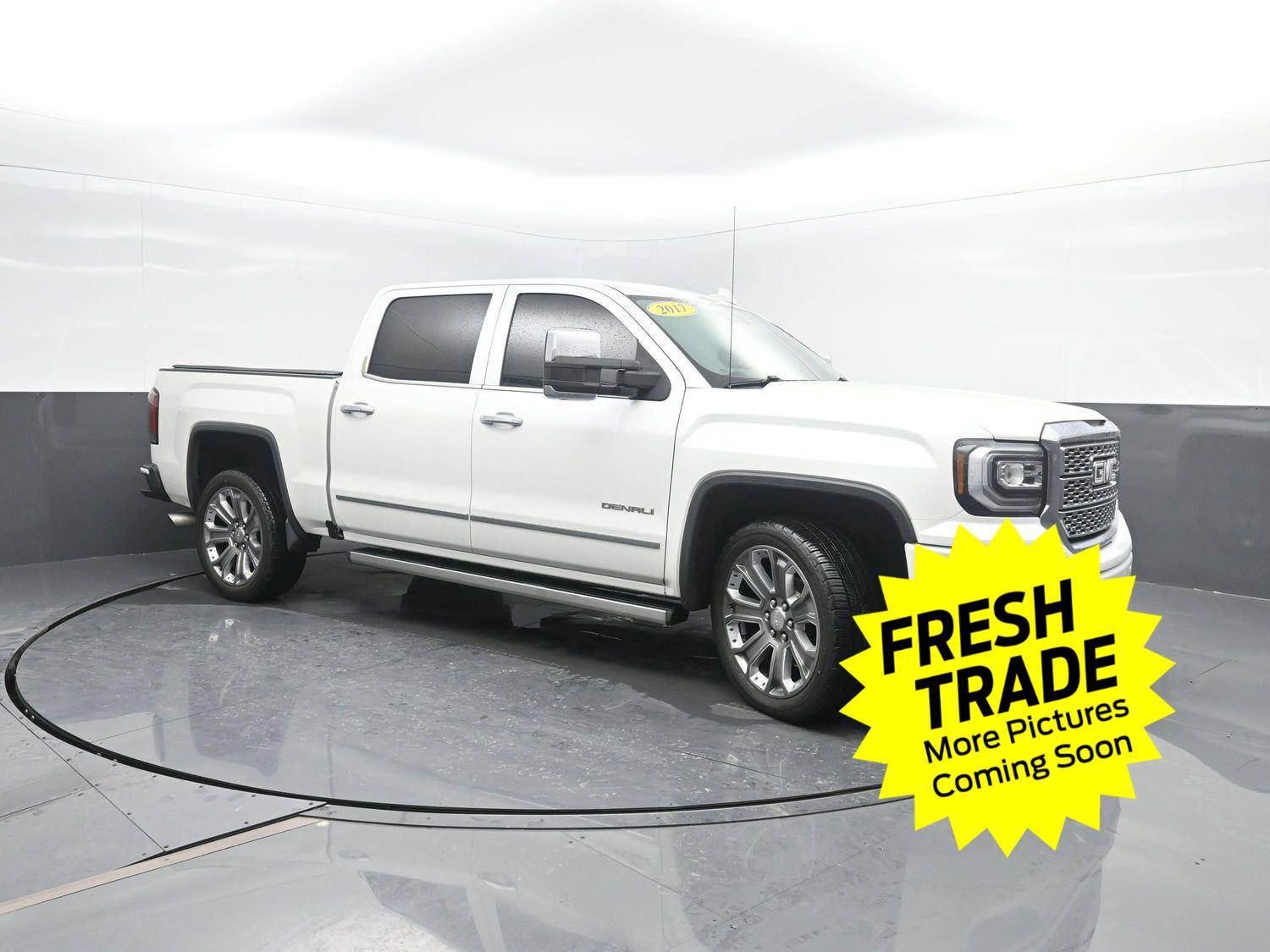 Used 2017 White Frost Tricoat GMC Denali image 4