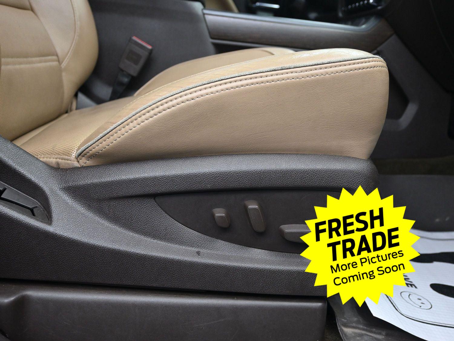 Used 2017 White Frost Tricoat GMC Denali image 9