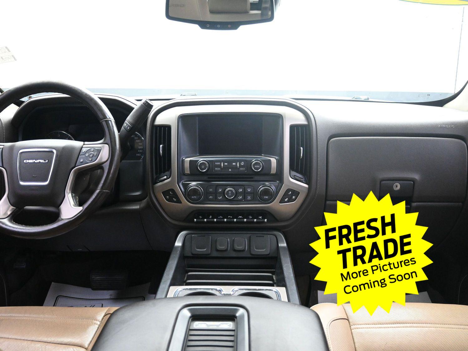 Used 2017 White Frost Tricoat GMC Denali image 13