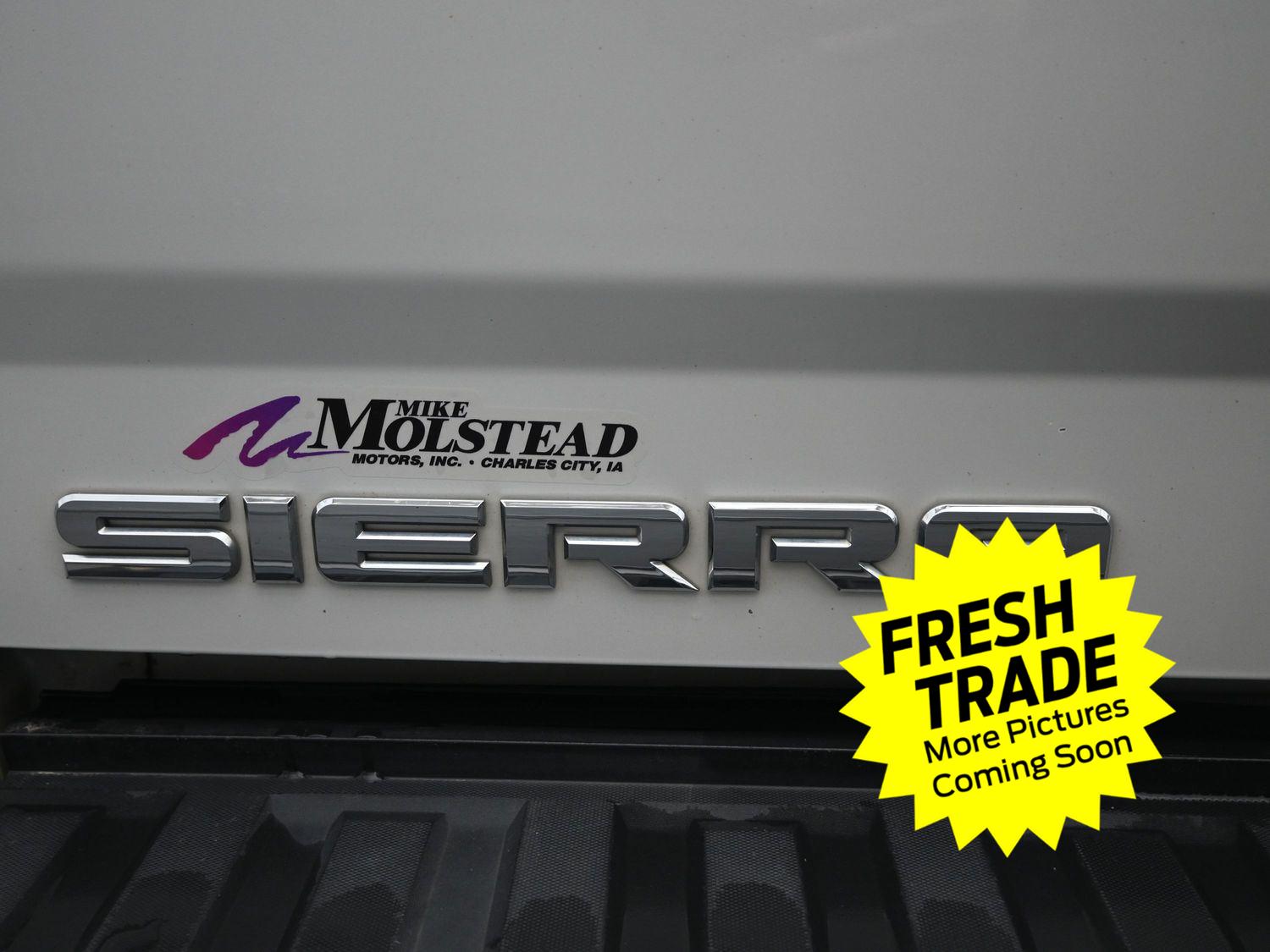 Used 2017 White Frost Tricoat GMC Denali image 15