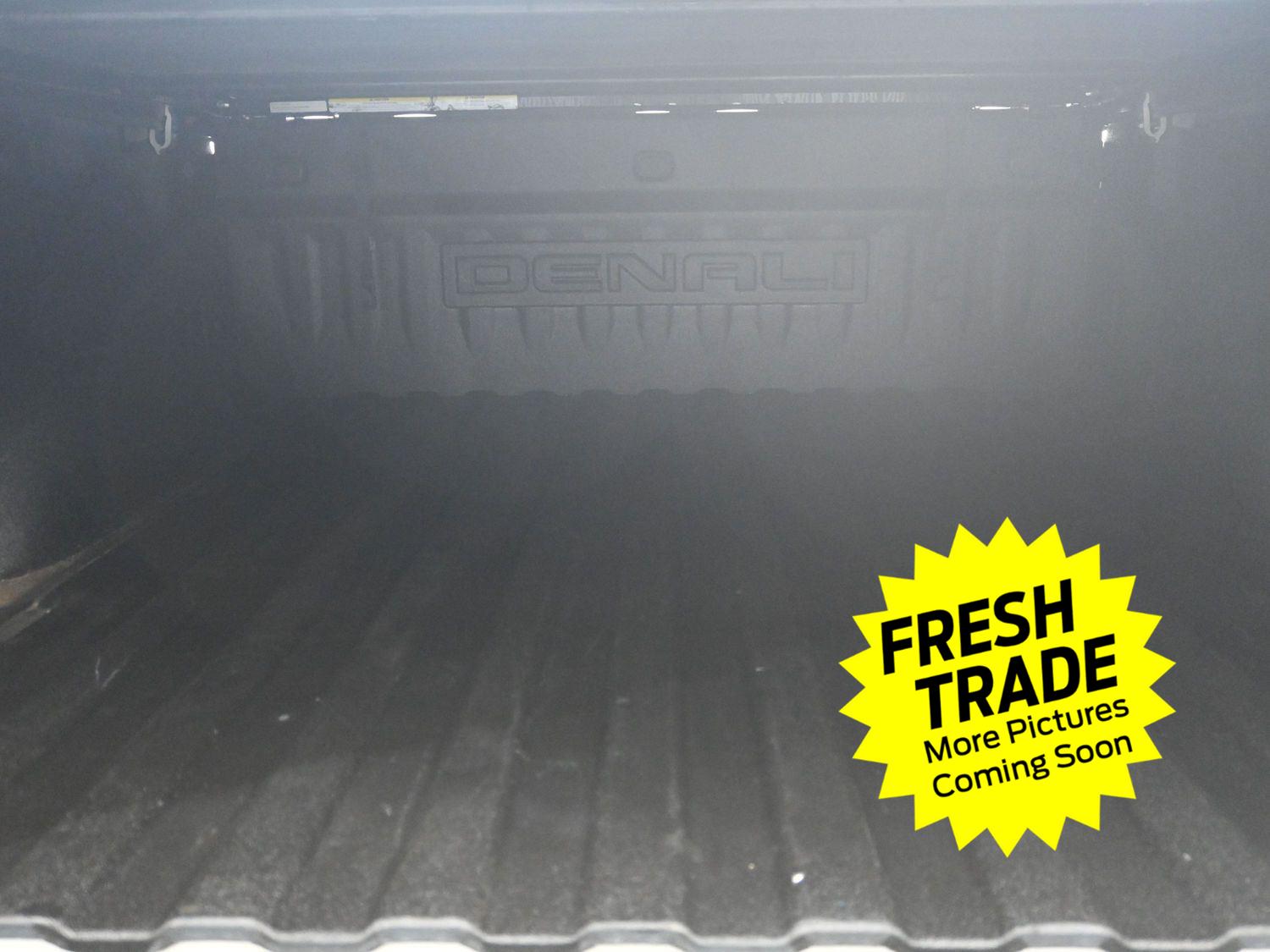 Used 2017 White Frost Tricoat GMC Denali image 16