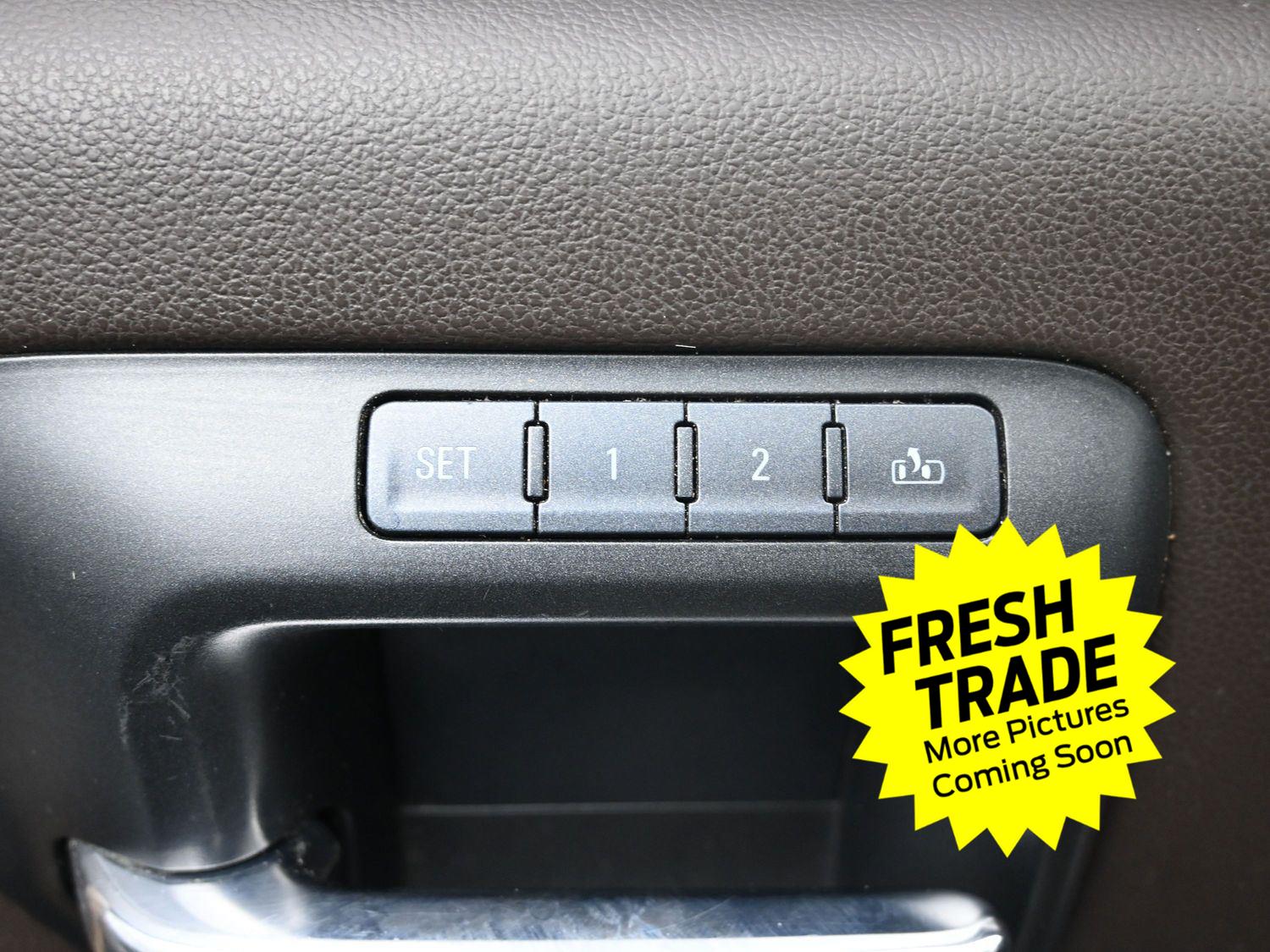 Used 2017 White Frost Tricoat GMC Denali image 19