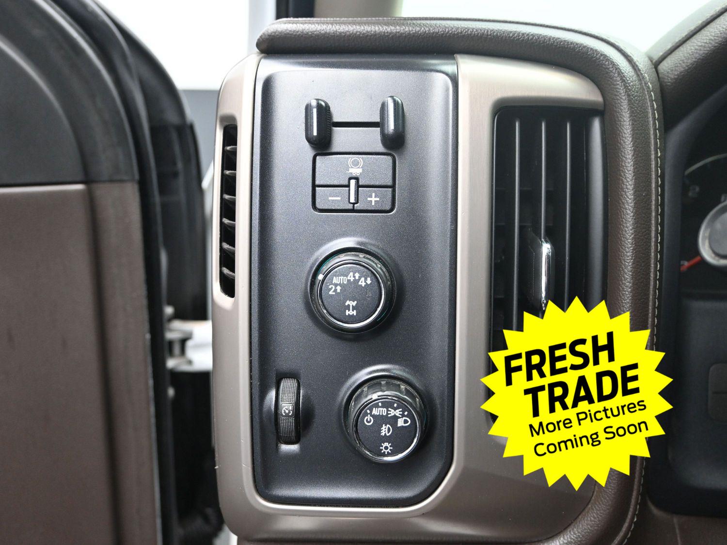 Used 2017 White Frost Tricoat GMC Denali image 21