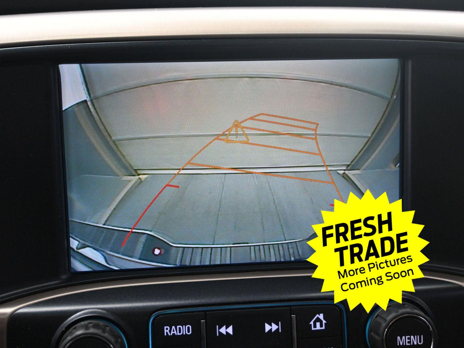 Used 2017 White Frost Tricoat GMC Denali image 28