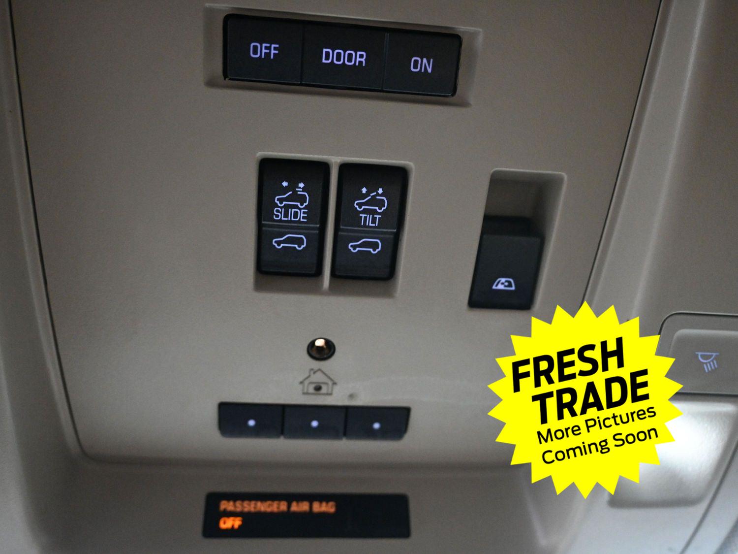 Used 2017 White Frost Tricoat GMC Denali image 32