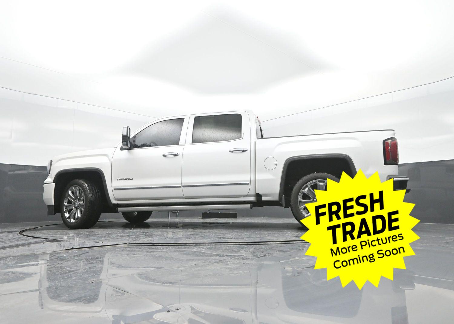 Used 2017 White Frost Tricoat GMC Denali image 33