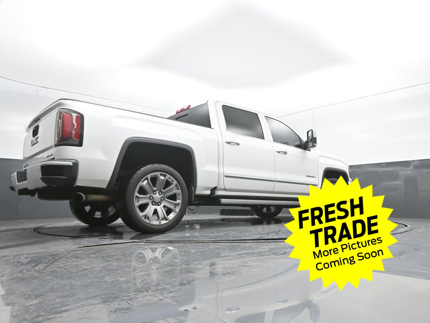 Used 2017 White Frost Tricoat GMC Denali image 34