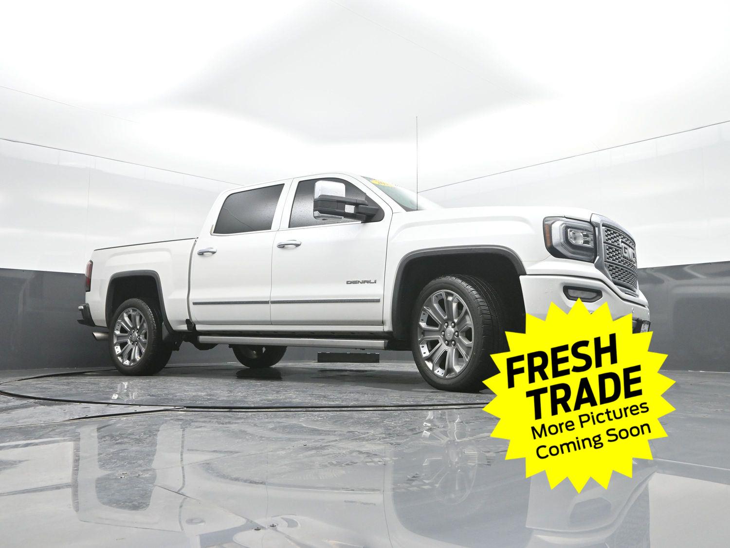 Used 2017 White Frost Tricoat GMC Denali image 35