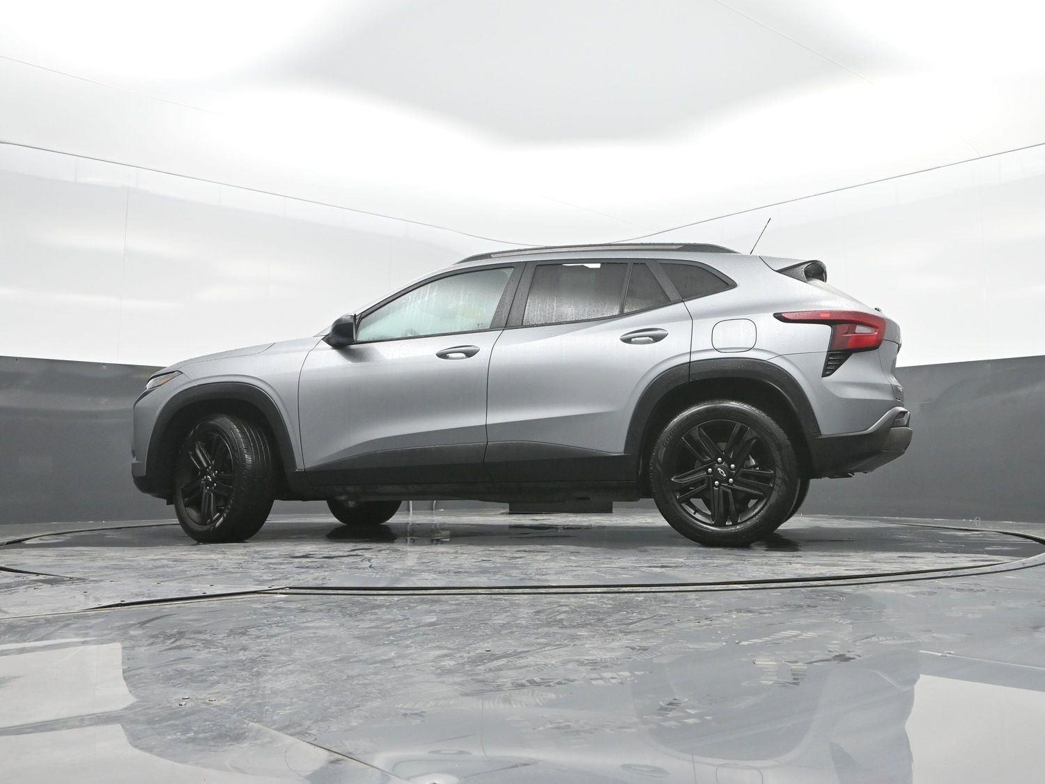 Used 2025 Sterling Gray Metallic Chevrolet ACTIV image 31