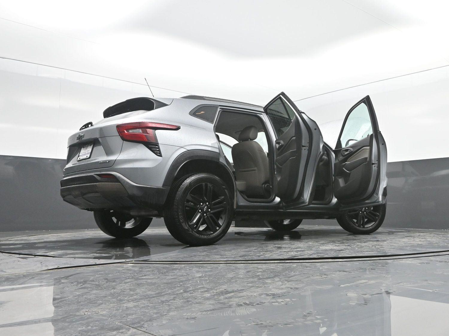 Used 2025 Sterling Gray Metallic Chevrolet ACTIV image 47