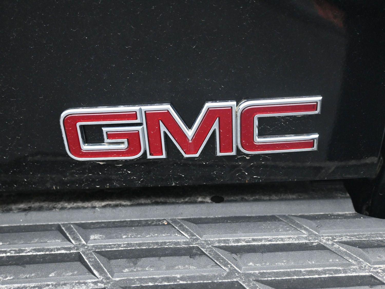 Used 2013 Onyx Black GMC SLT image 14