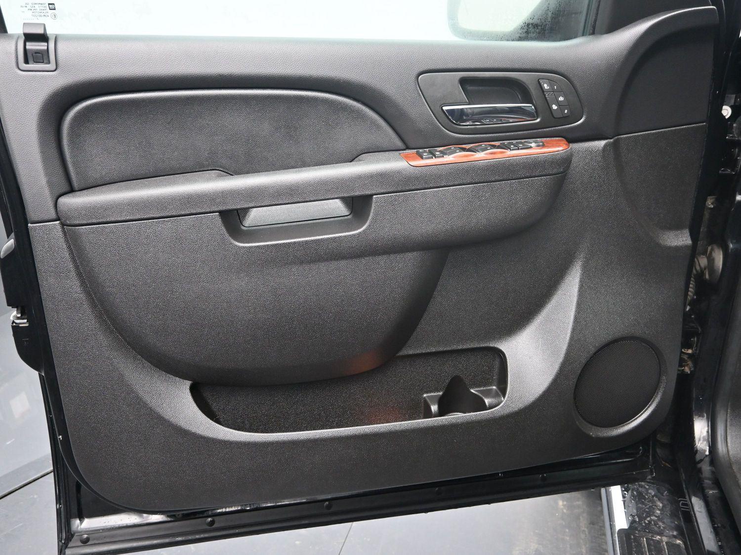 Used 2013 Onyx Black GMC SLT image 18