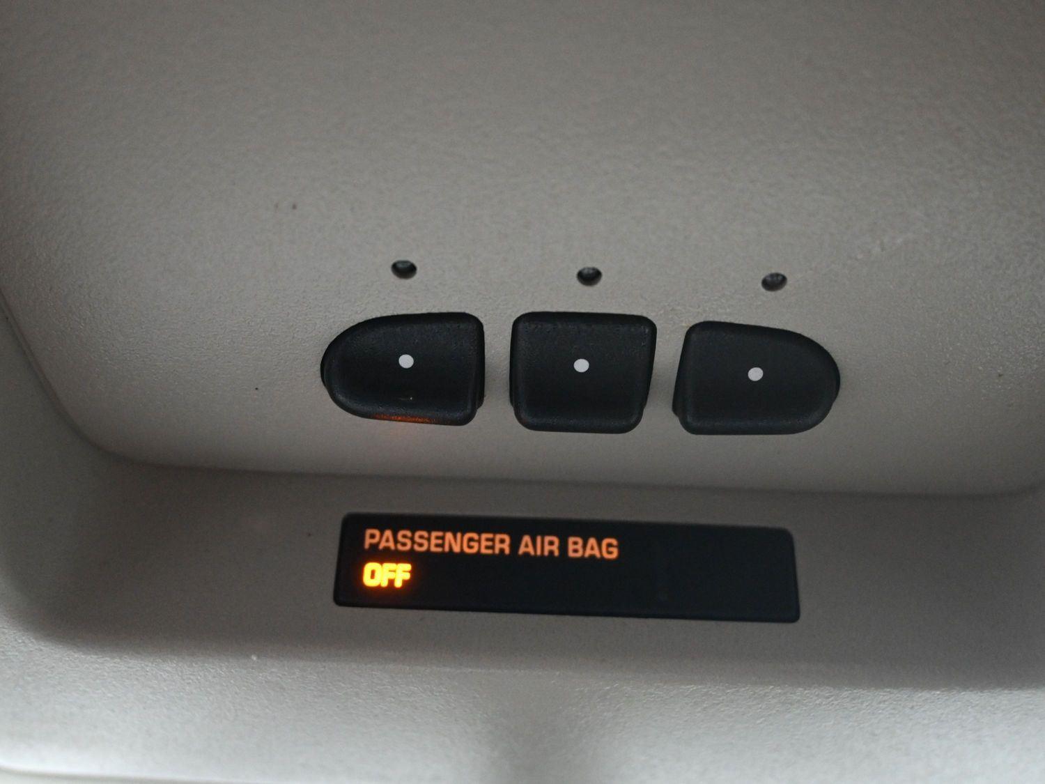 Used 2013 Onyx Black GMC SLT image 30