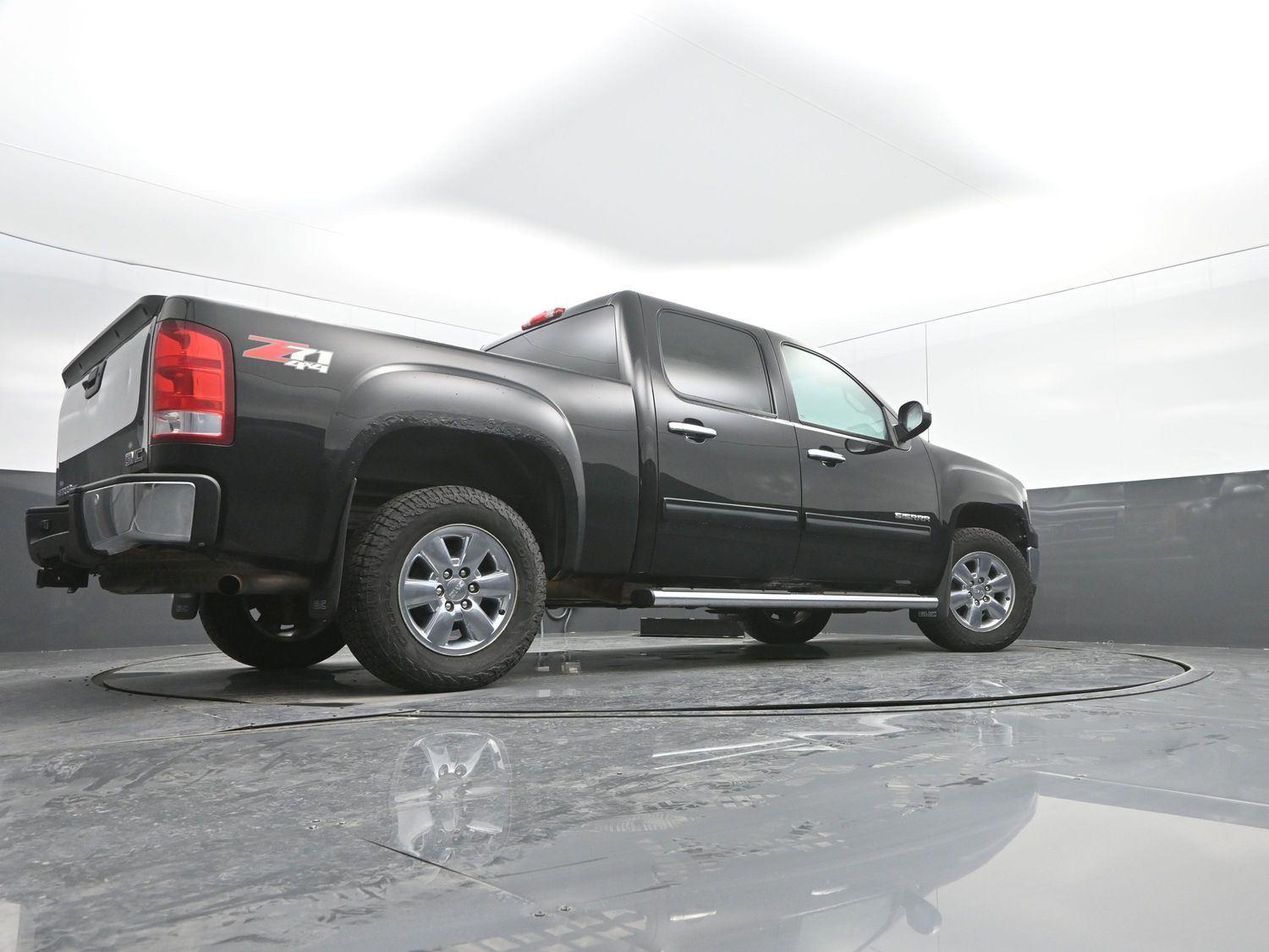 Used 2013 Onyx Black GMC SLT image 32