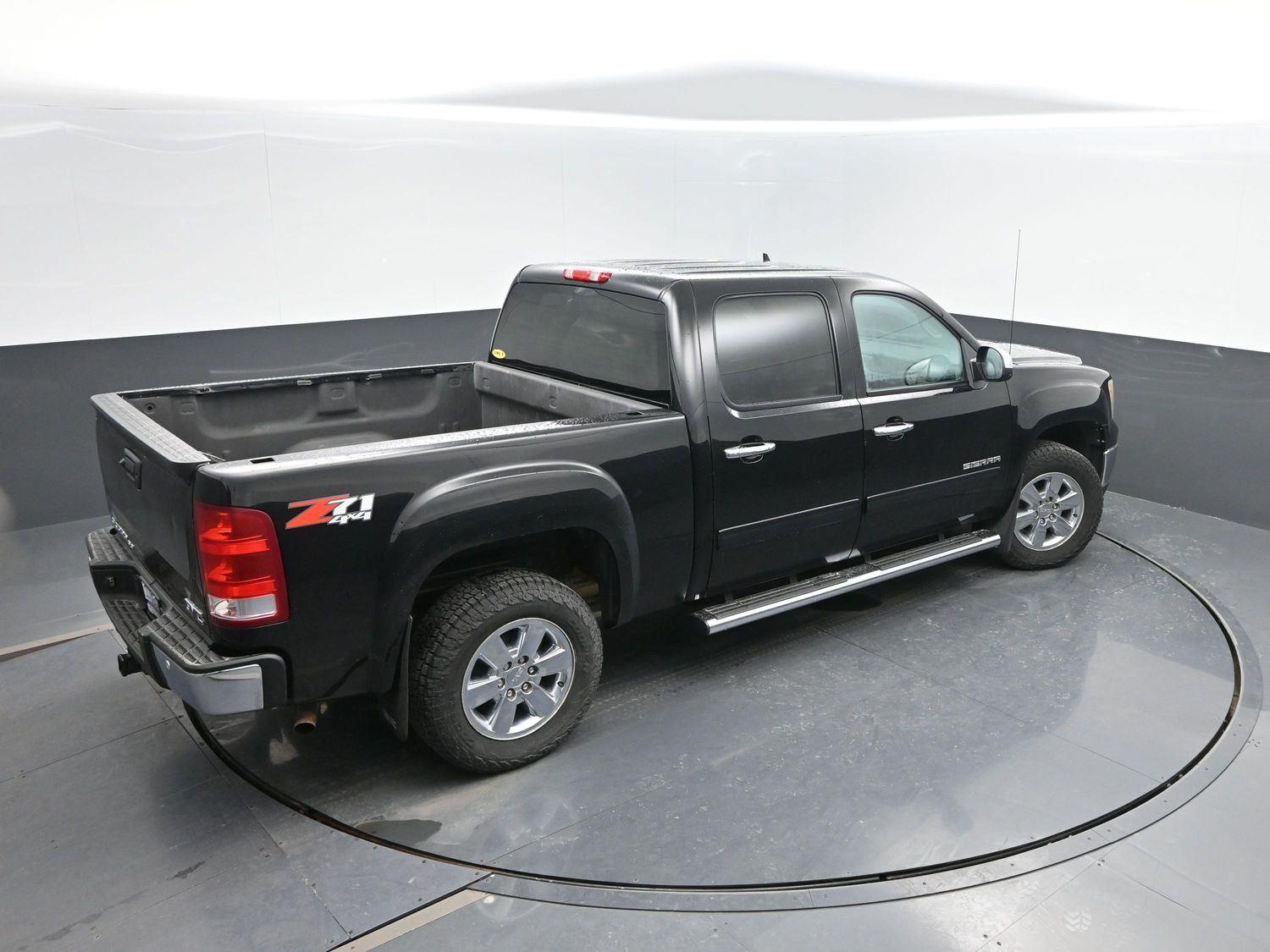 Used 2013 Onyx Black GMC SLT image 36