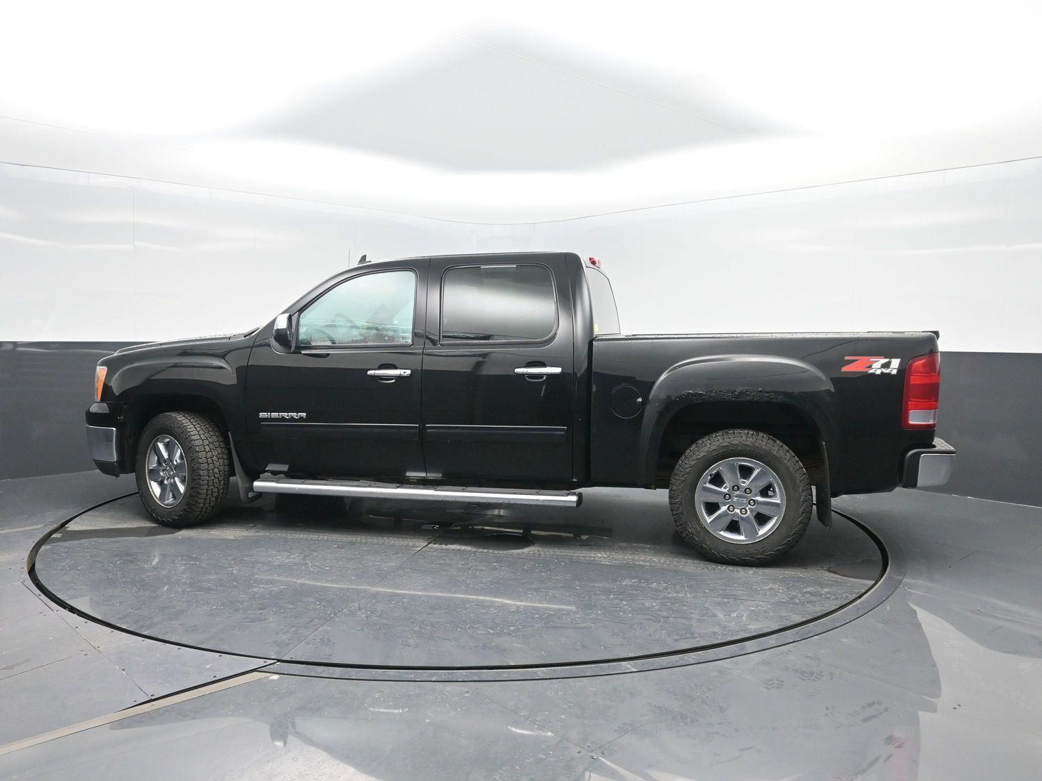 Used 2013 Onyx Black GMC SLT image 38