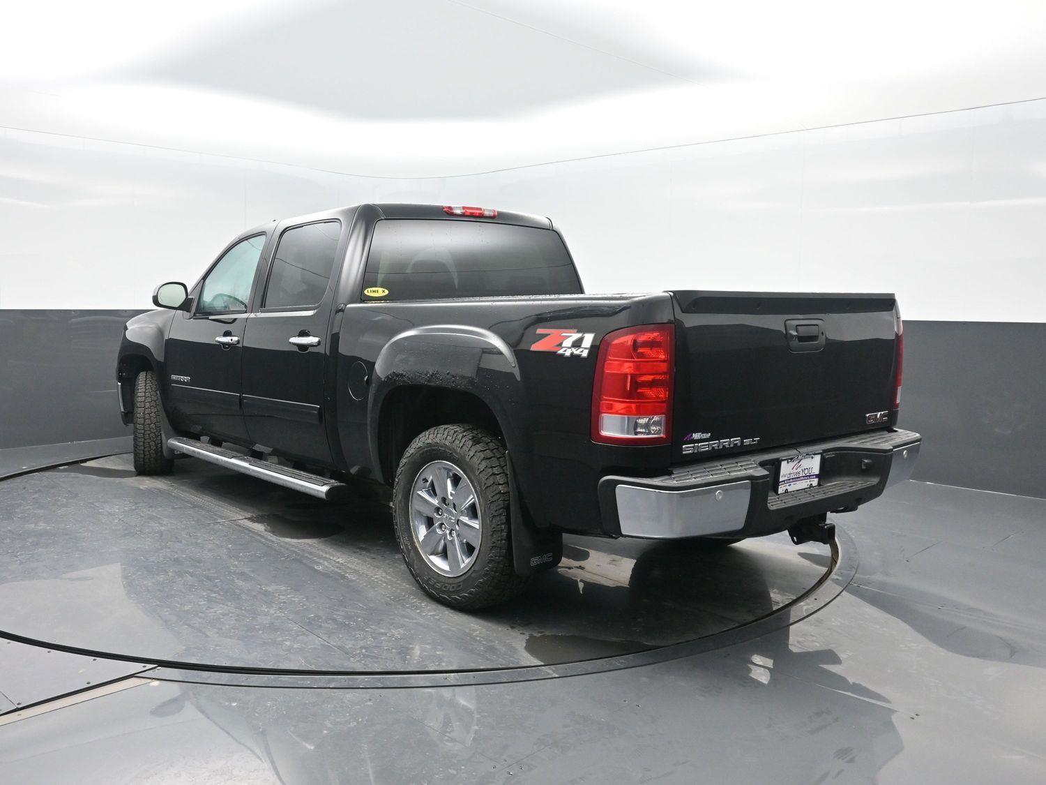 Used 2013 Onyx Black GMC SLT image 41