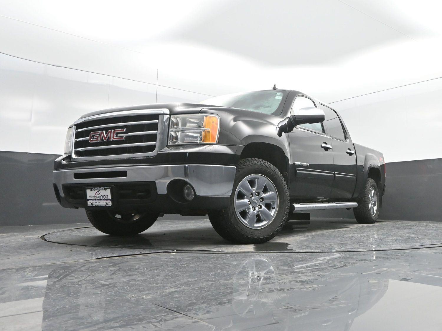 Used 2013 Onyx Black GMC SLT image 42