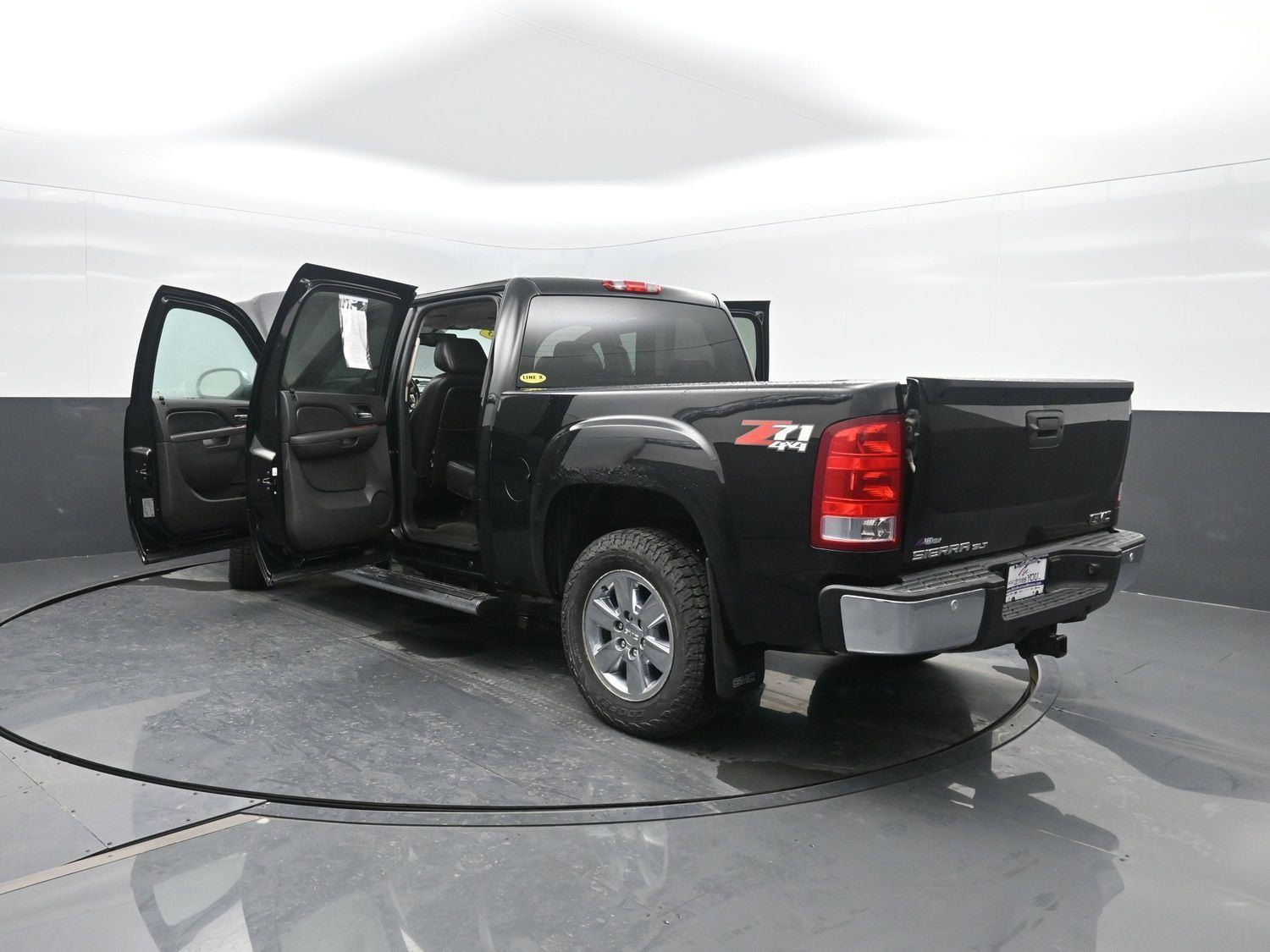 Used 2013 Onyx Black GMC SLT image 44