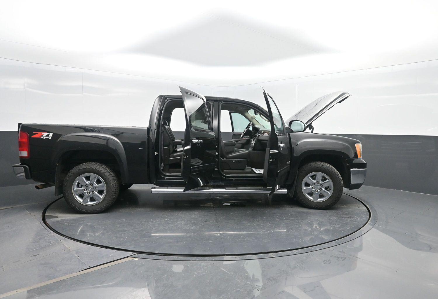 Used 2013 Onyx Black GMC SLT image 45