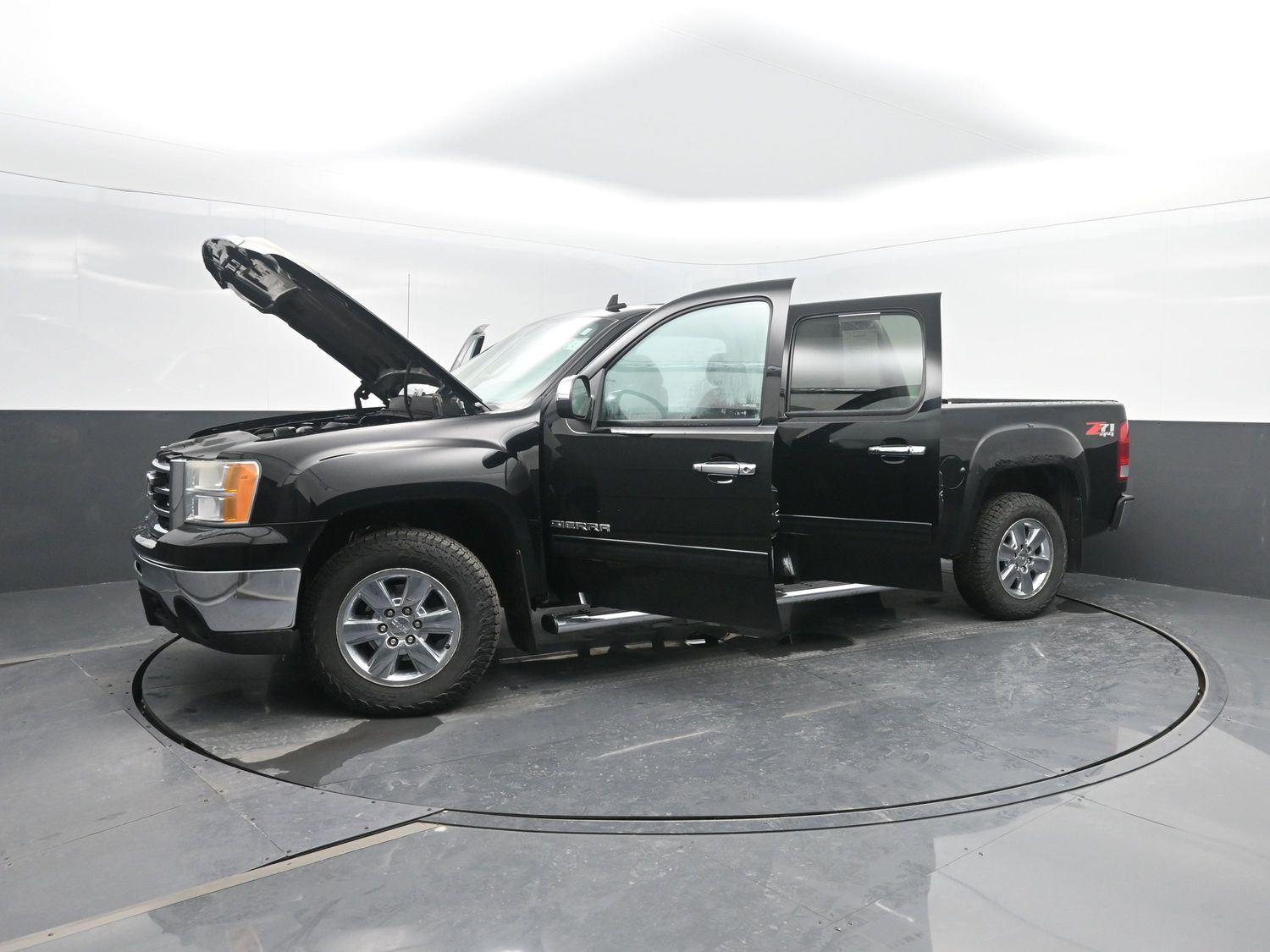 Used 2013 Onyx Black GMC SLT image 46