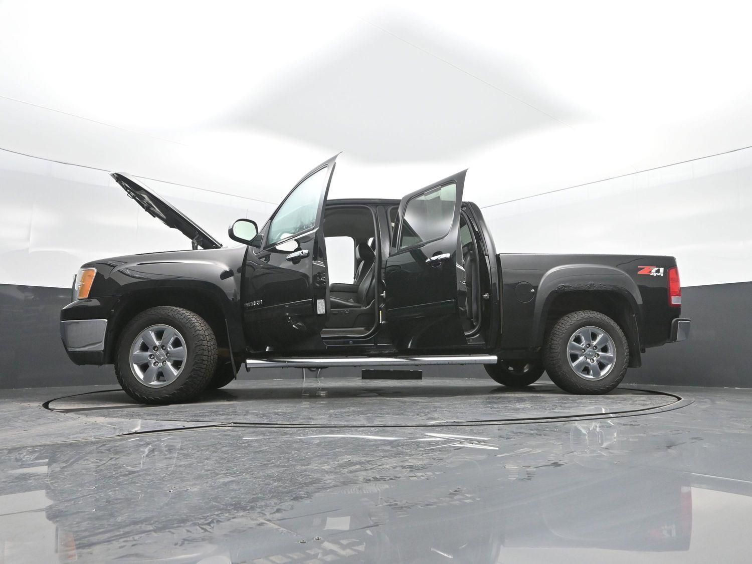 Used 2013 Onyx Black GMC SLT image 48