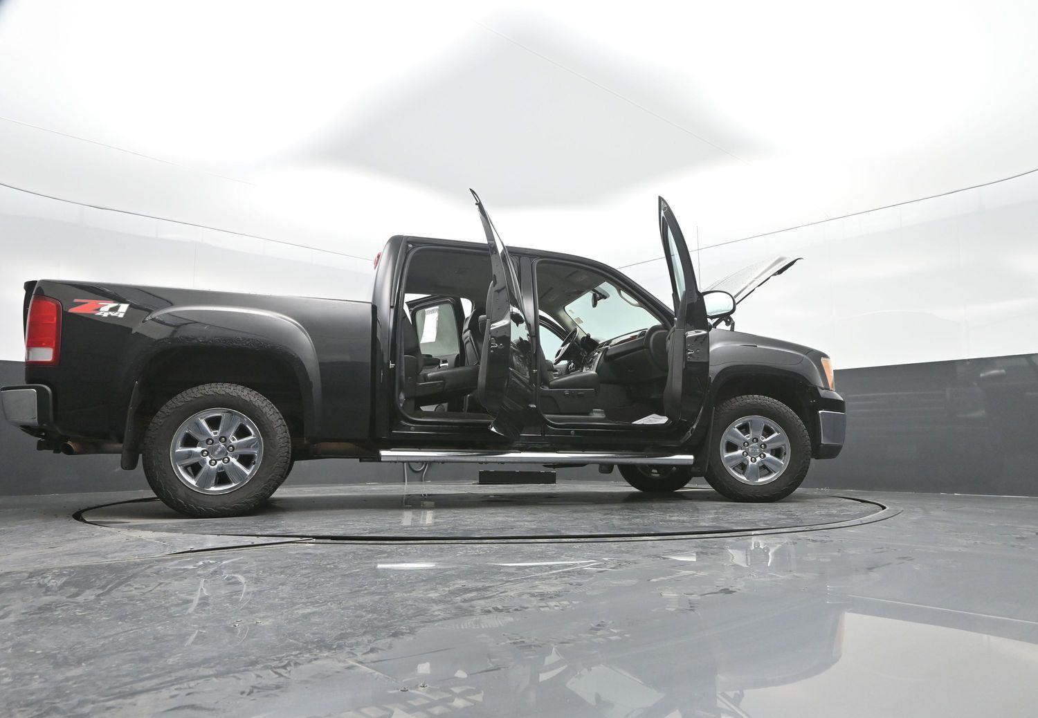 Used 2013 Onyx Black GMC SLT image 49