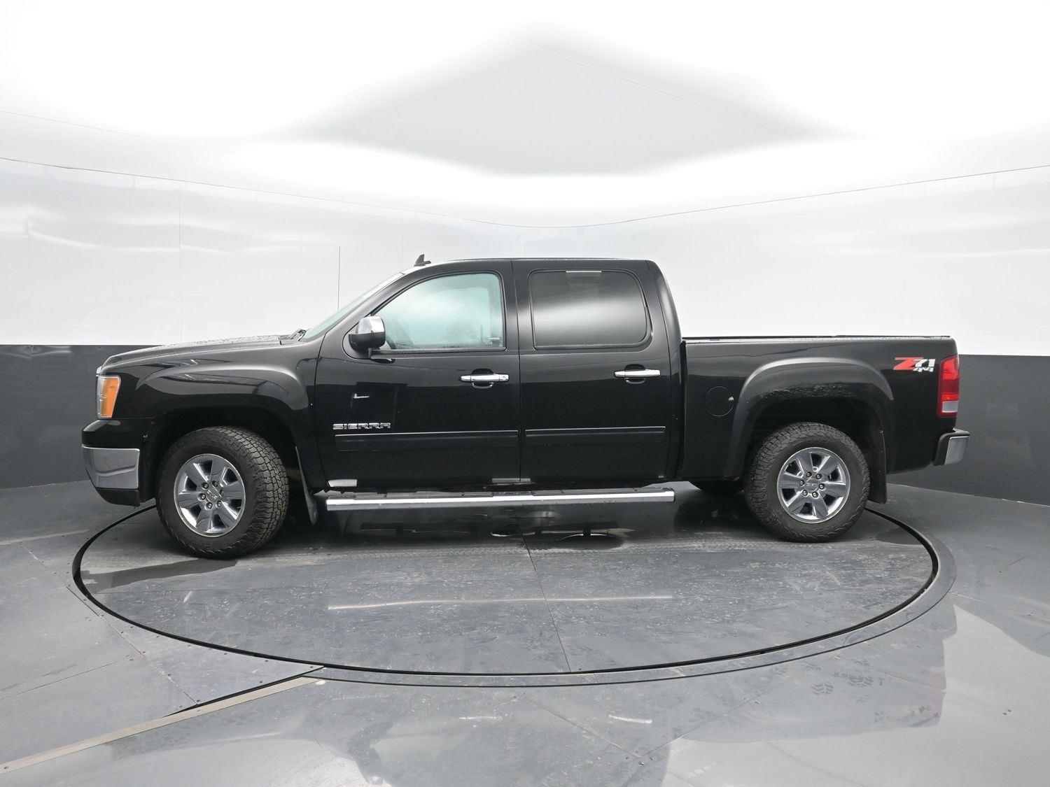 Onyx Black 2013 GMC Sierra 1500 SLT Crew Cab 4WD Pickup Truck Four-Wheel Drive 6-Speed Automatic