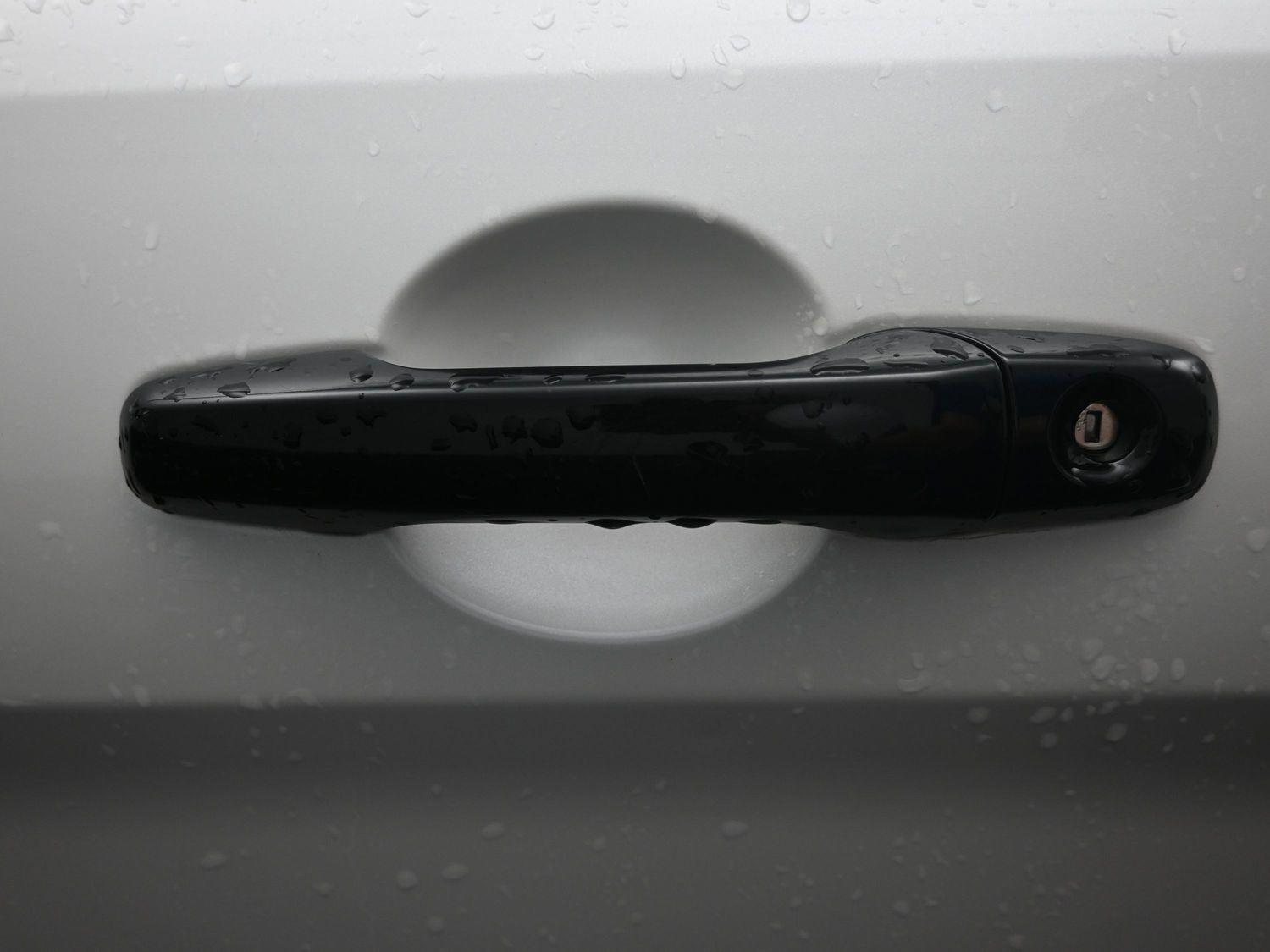 Used 2016 White Platinum Metallic Tri-Coat FORD Sport image 17