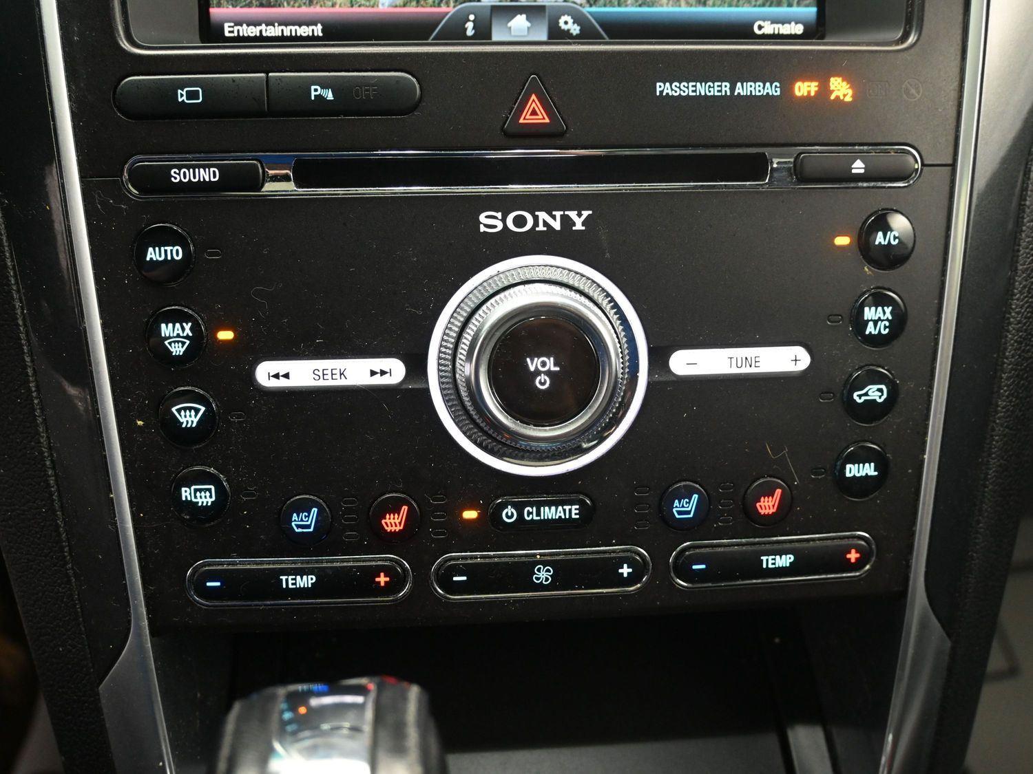 Used 2016 White Platinum Metallic Tri-Coat FORD Sport image 30