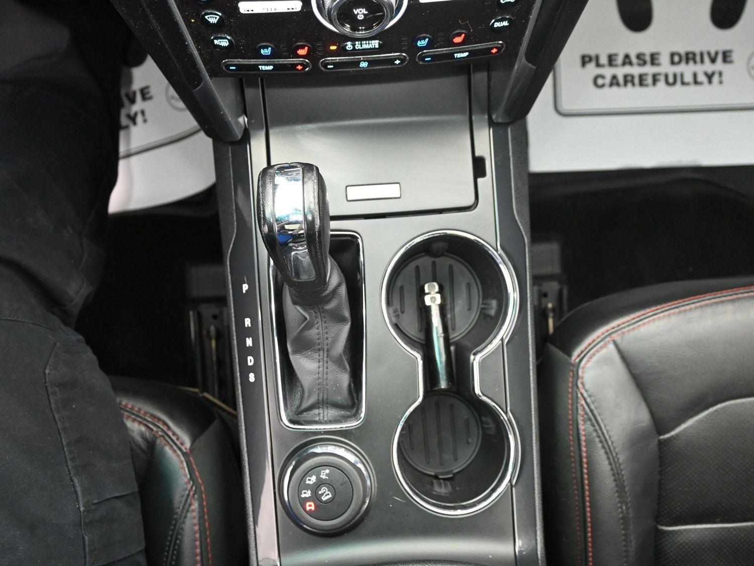 Used 2016 White Platinum Metallic Tri-Coat FORD Sport image 31