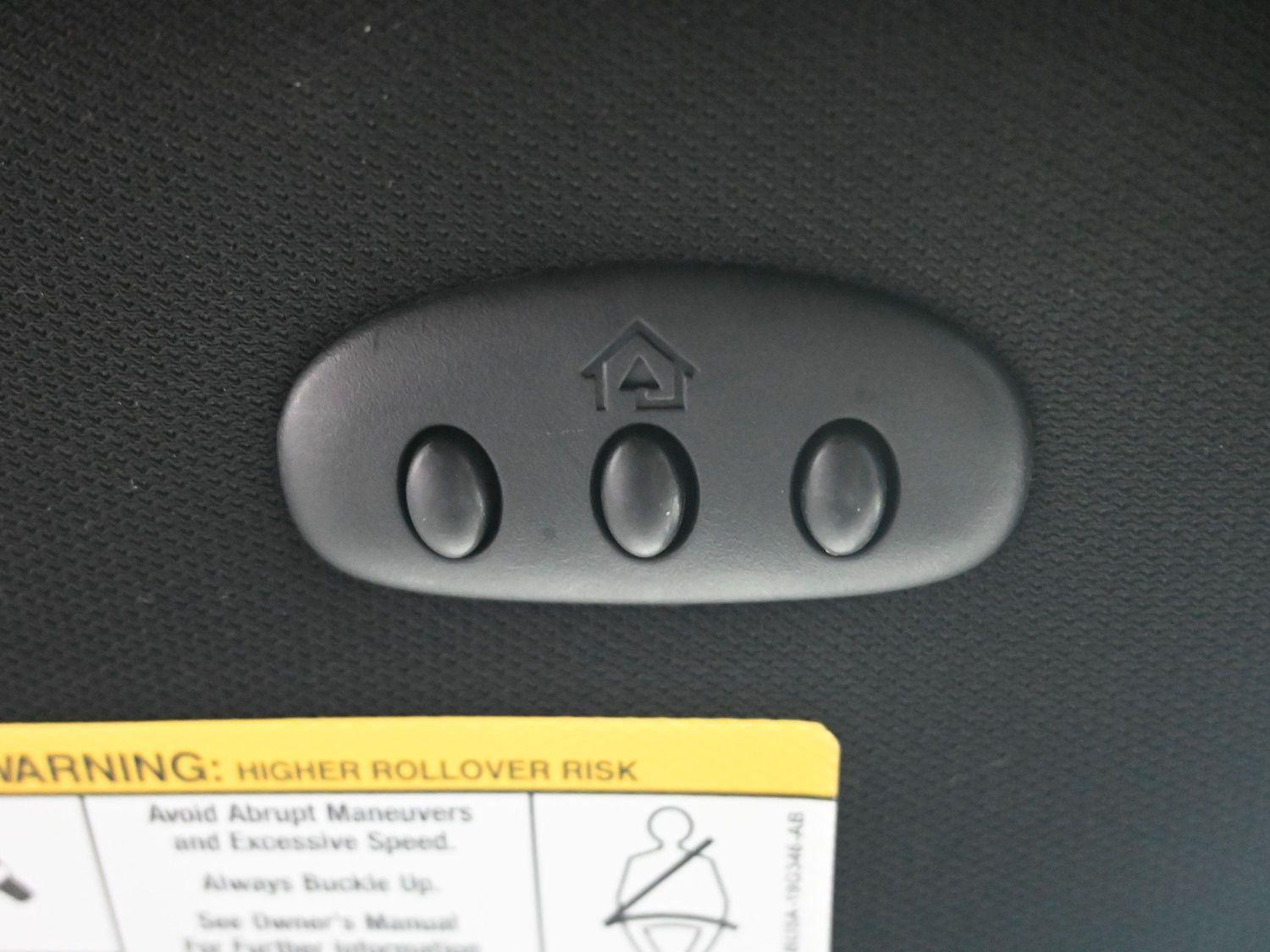 Used 2016 White Platinum Metallic Tri-Coat FORD Sport image 32