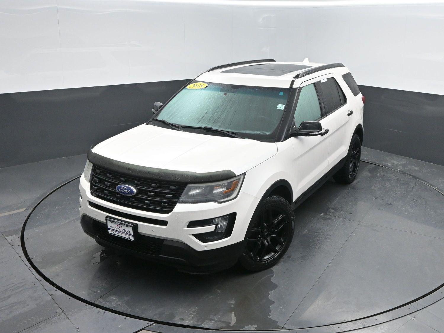 Used 2016 White Platinum Metallic Tri-Coat FORD Sport image 37