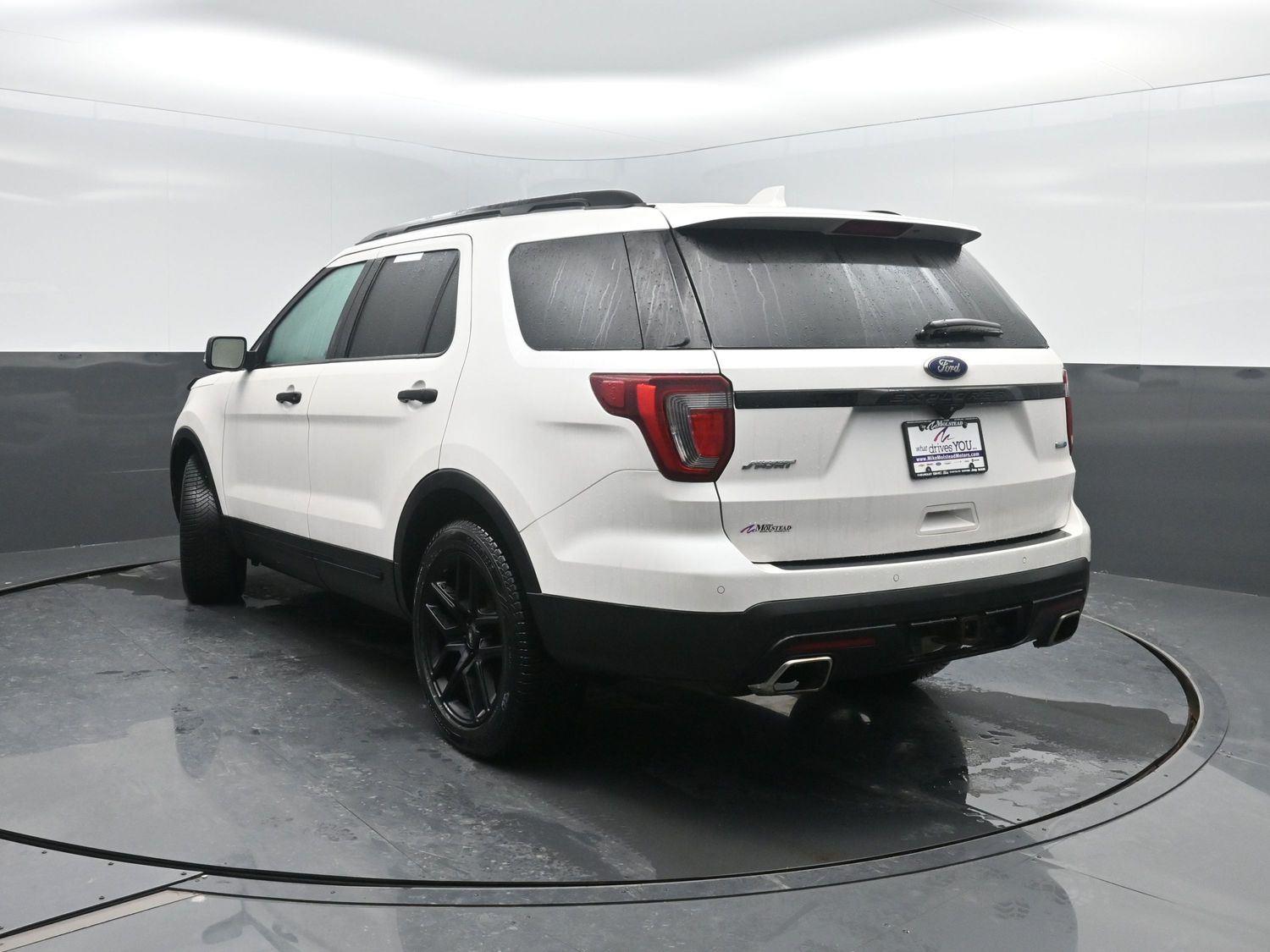 Used 2016 White Platinum Metallic Tri-Coat FORD Sport image 44
