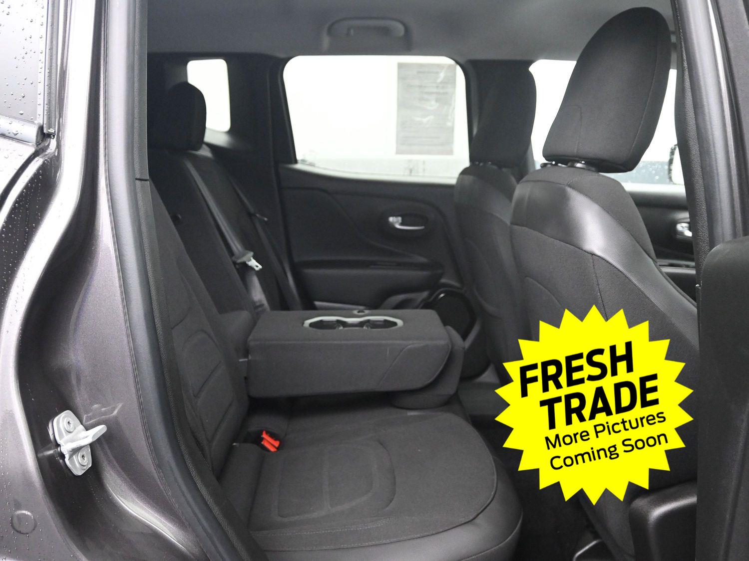 Used 2017 Granite Crystal Metallic Clearcoat Jeep Altitude image 12