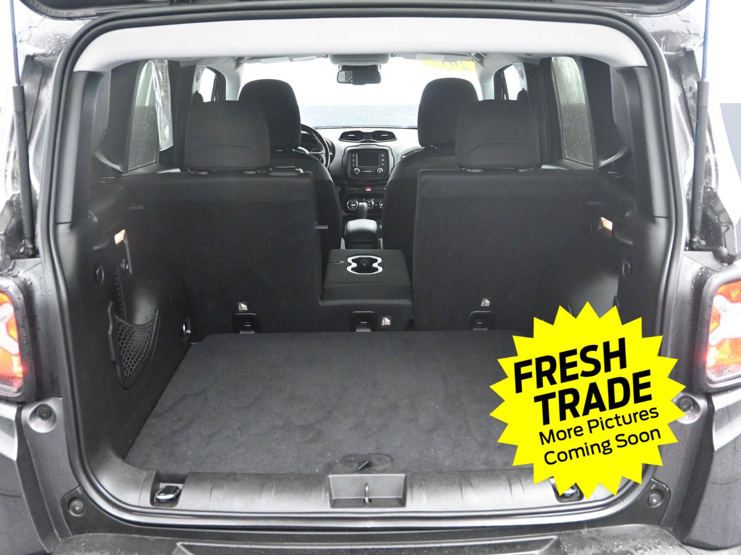 Used 2017 Granite Crystal Metallic Clearcoat Jeep Altitude image 15