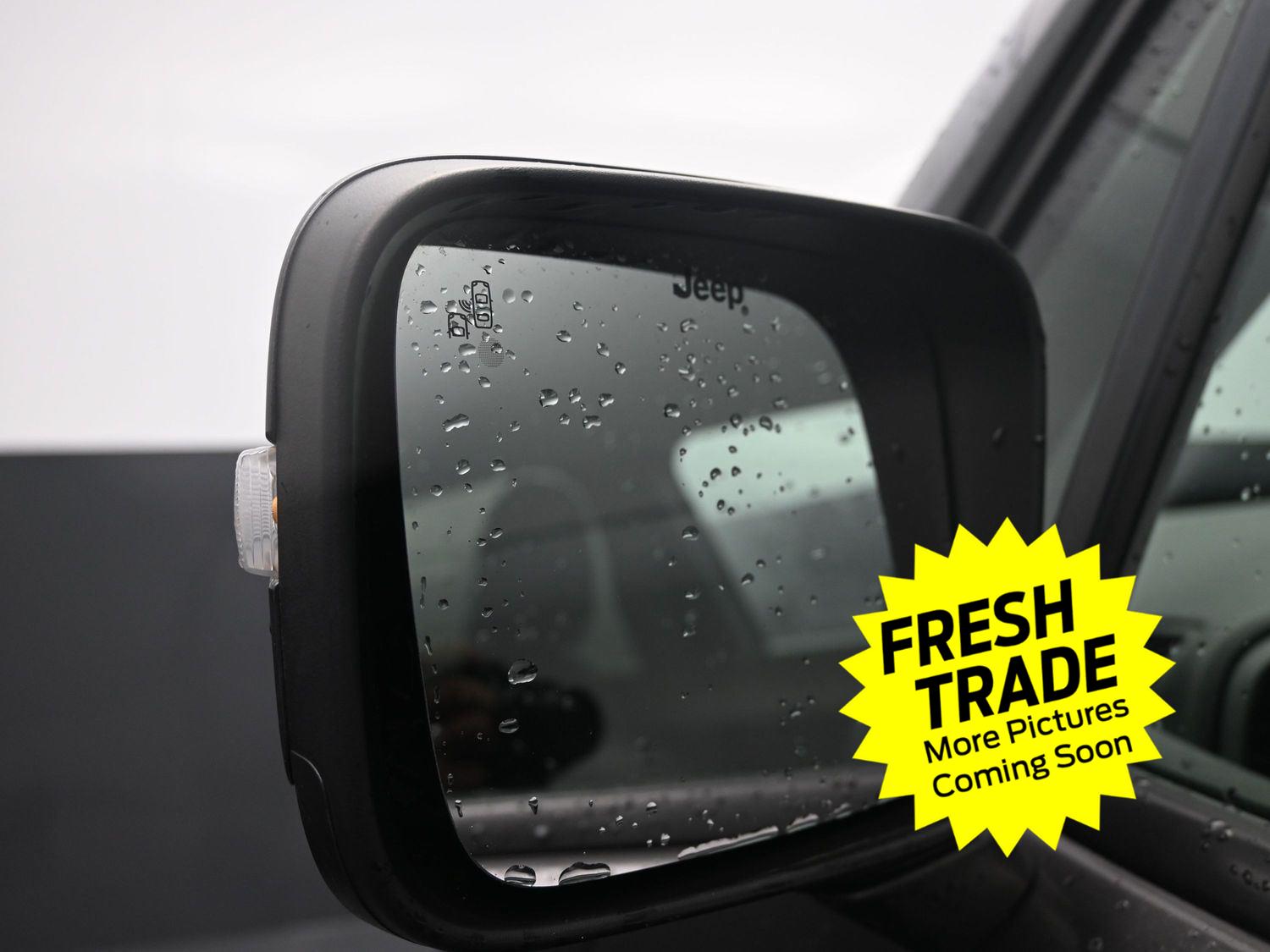 Used 2017 Granite Crystal Metallic Clearcoat Jeep Altitude image 17