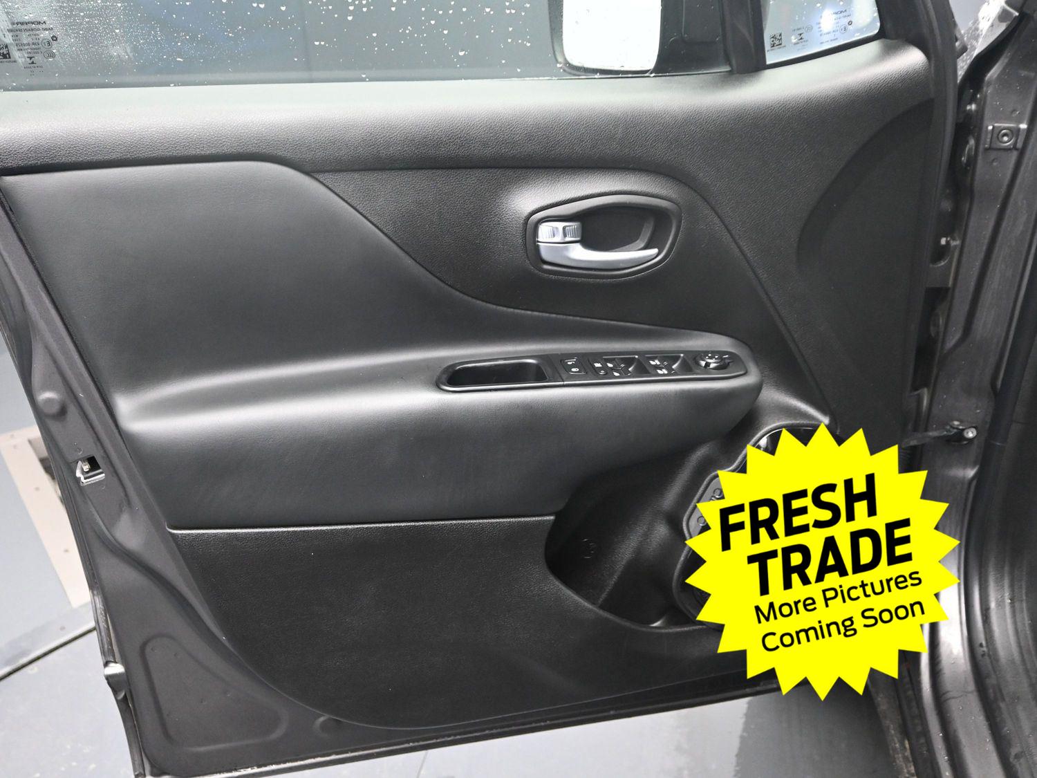 Used 2017 Granite Crystal Metallic Clearcoat Jeep Altitude image 18