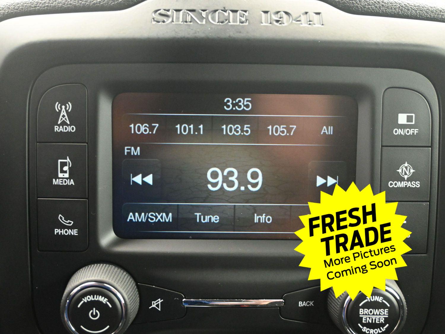 Used 2017 Granite Crystal Metallic Clearcoat Jeep Altitude image 26