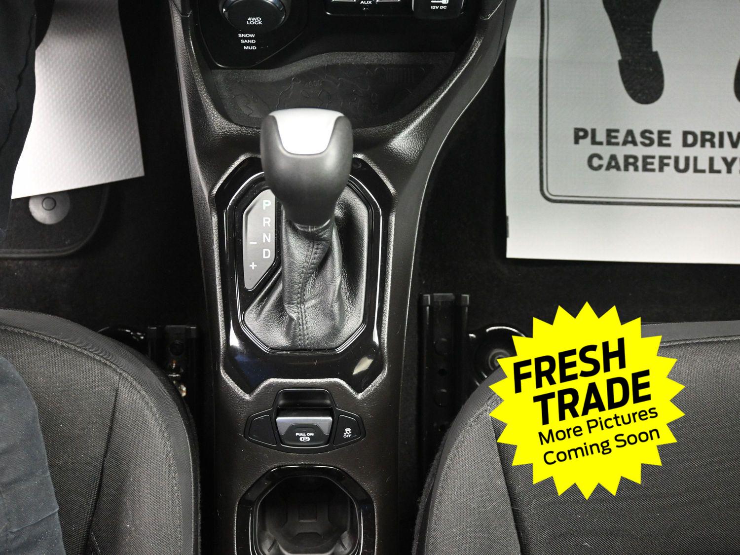 Used 2017 Granite Crystal Metallic Clearcoat Jeep Altitude image 30