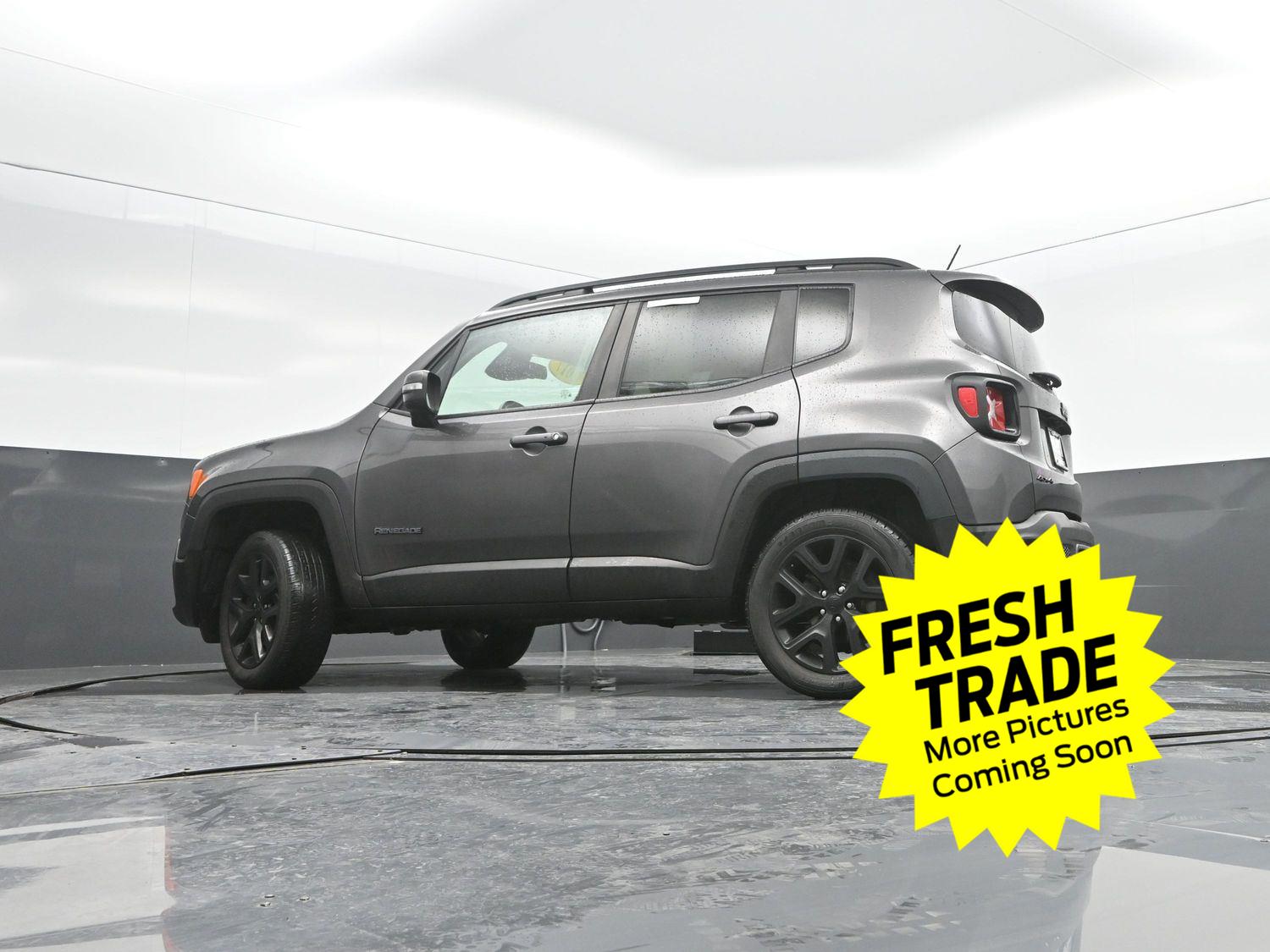 Used 2017 Granite Crystal Metallic Clearcoat Jeep Altitude image 32