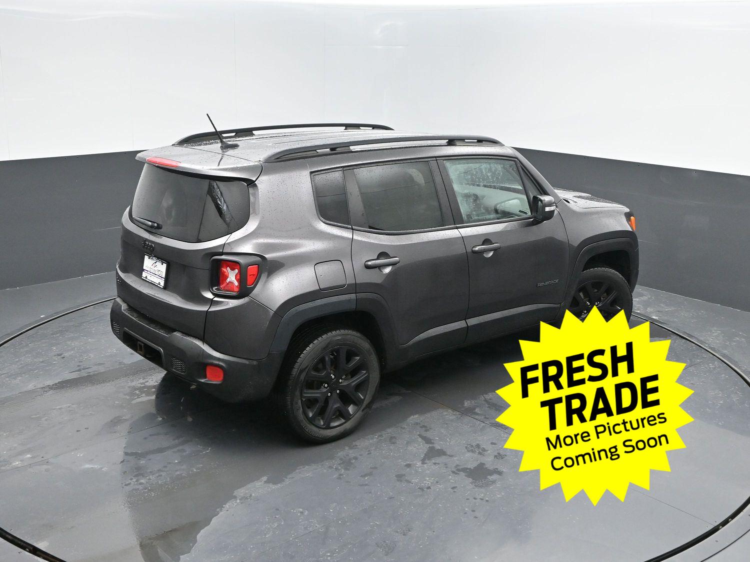 Used 2017 Granite Crystal Metallic Clearcoat Jeep Altitude image 37